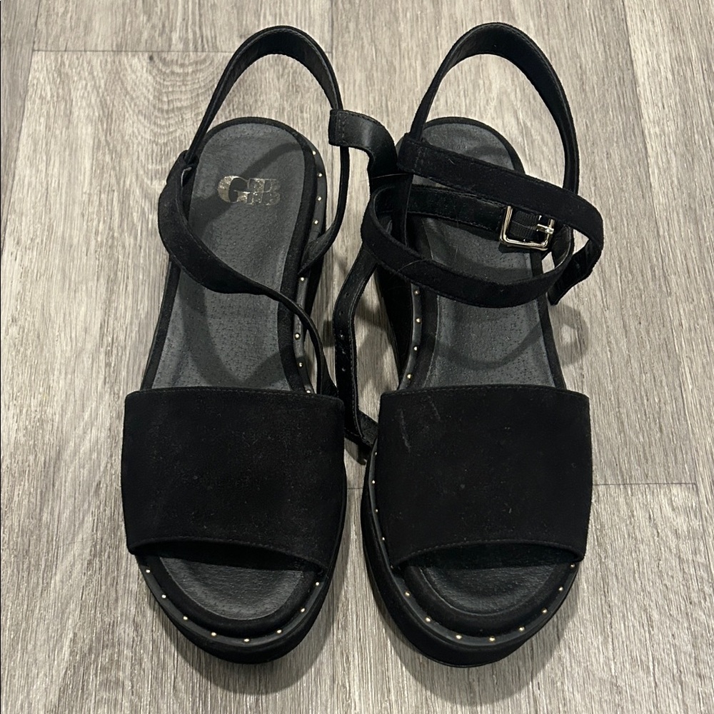 Gianni Bini Black platform sandals